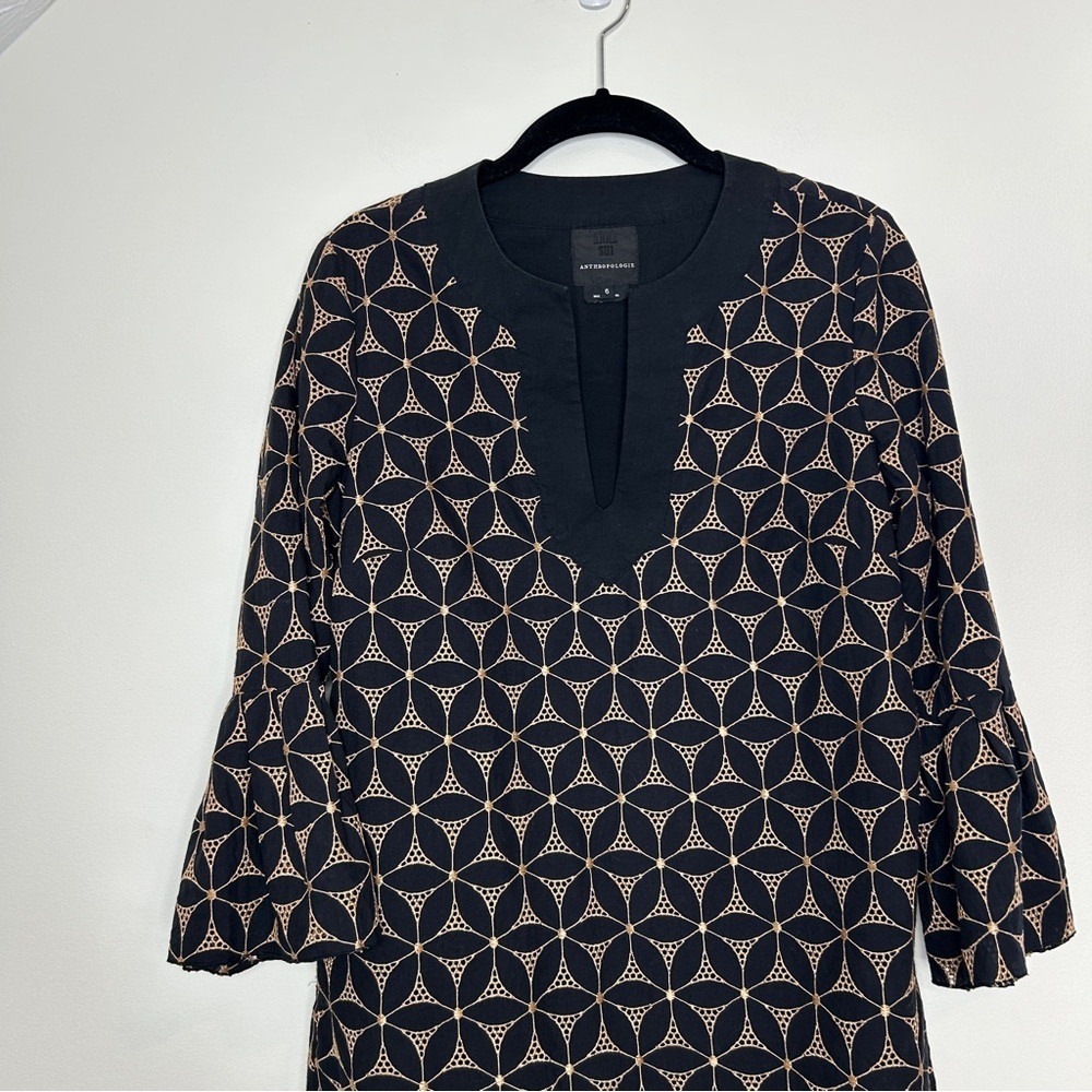 Anna Sui x Anthropologie Black Floral Embroidered Shift Dress Size 6 Mod Retro - Picture 3 of 6